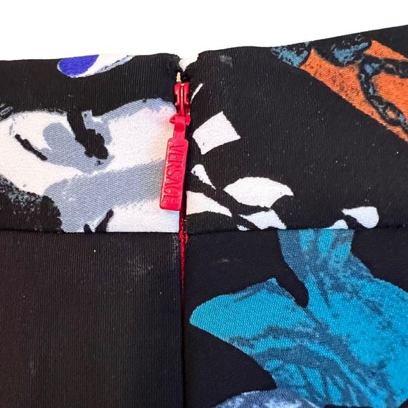 Vintage Versace Tribute Collection | Vogue 91’ Print Mini Skirt - Picture 6 of 16